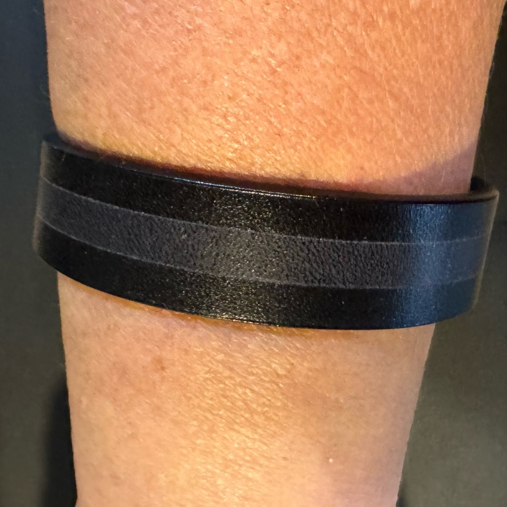 Black Minimalist Leather Bracelet with Two-Tone Design